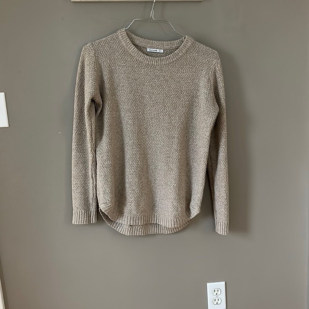 Lightweight sweater
